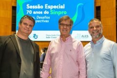 sinpro-es-celebra-70-anos-de-historia-em-defesa-dos-professores-da-rede-privada-011