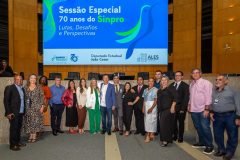 sinpro-es-celebra-70-anos-de-historia-em-defesa-dos-professores-da-rede-privada-015