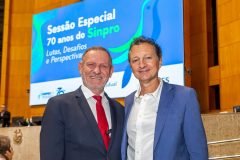 sinpro-es-celebra-70-anos-de-historia-em-defesa-dos-professores-da-rede-privada-063