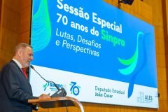 sinpro-es-celebra-70-anos-de-historia-em-defesa-dos-professores-da-rede-privada-092