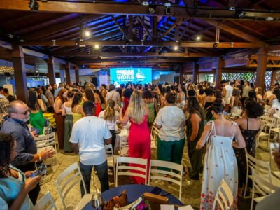 SINPRO/ES CELEBRA O DIA DOS PROFESSORES COM FESTA DE CONFRATERNIZAÇÃO EM VITÓRIA